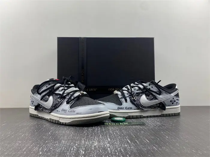 Nike Dunk Low 