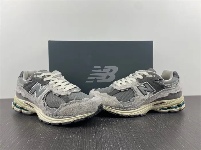 New Balance 2002R Protection Pack Rain Cloud  BAF164