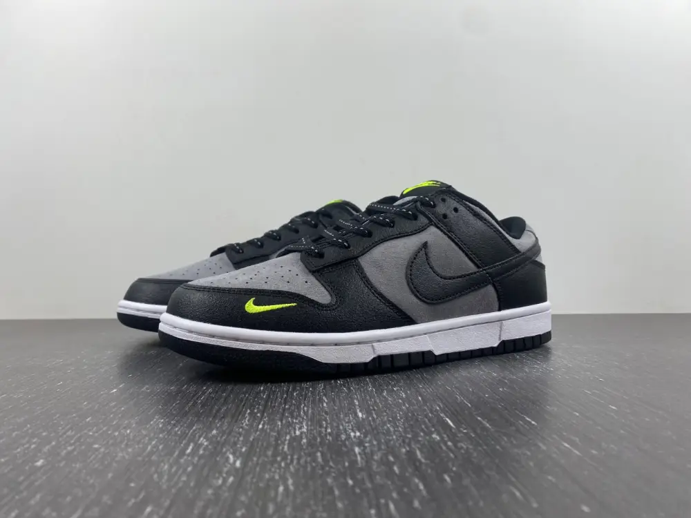 Nike Dunk Low 'Black Grey Green Strike' 
