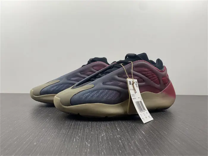 adidas Yeezy 700 V3 Fade Carbon 