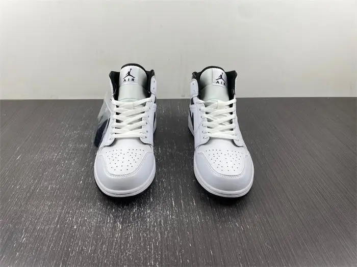 Jordan 1 Mid Reverse Panda 