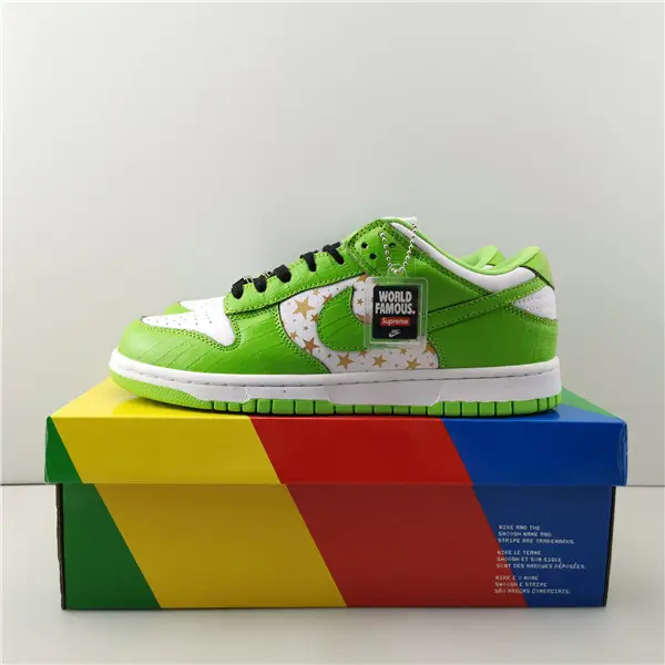 Supreme Nike SB Dunk Low Green 