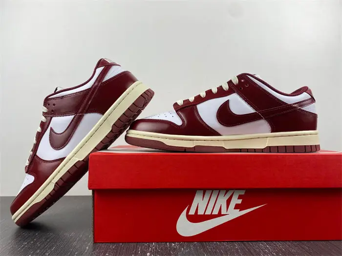 Nike Dunk Low PRM 