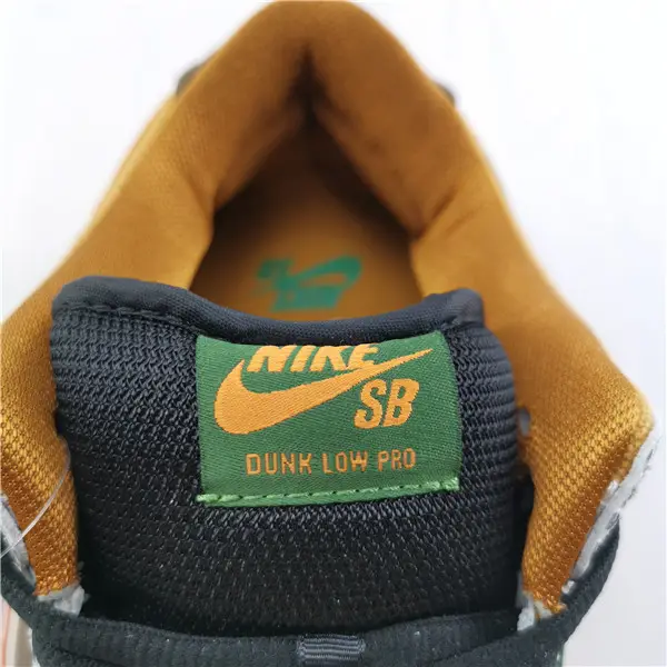 Nike SB Dunk Low Safari - 