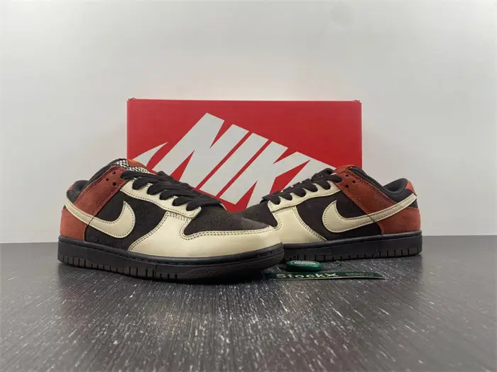 Nike Dunk Low 