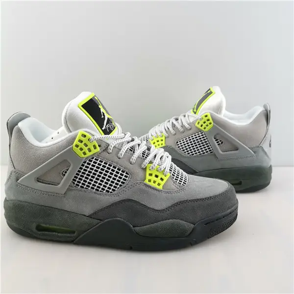 Air Jordan 4 SE 