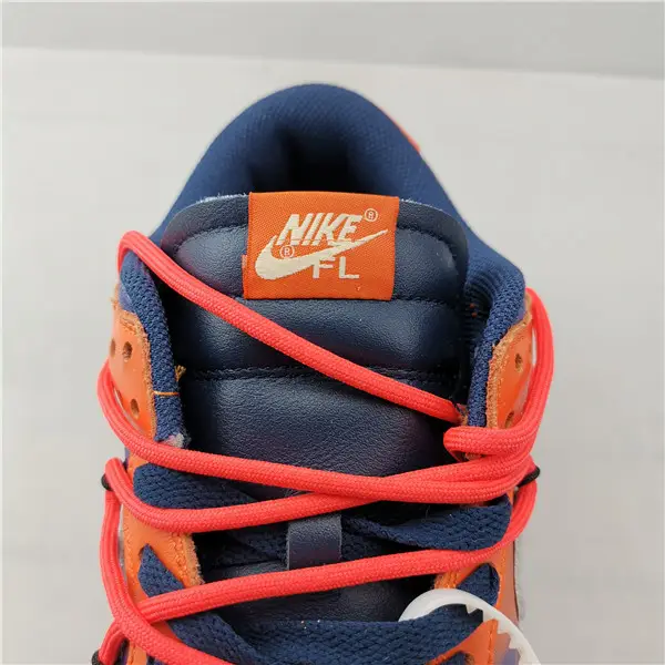 NIKE SB DUNK 