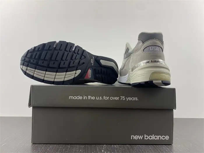 New Balance 992 Grey 