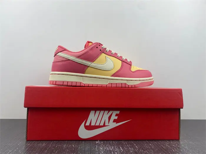 Nike Dunk Low Strawberry Peach Cream 