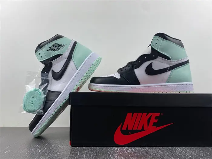 Jordan 1 Retro High Igloo 