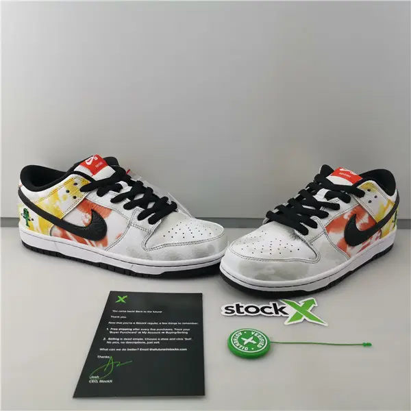 NIKE SB DUNK LOW 