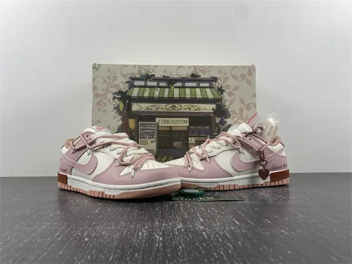Nike SB Dunk Low 