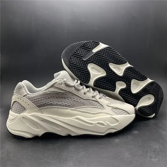 ADIDAS YEEZY BOOST 700 V2 