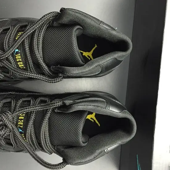 AIR JORDAN 11 RETRO 