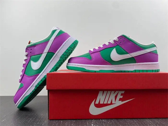 Nike Dunk Low Stadium Green Fuchsia 