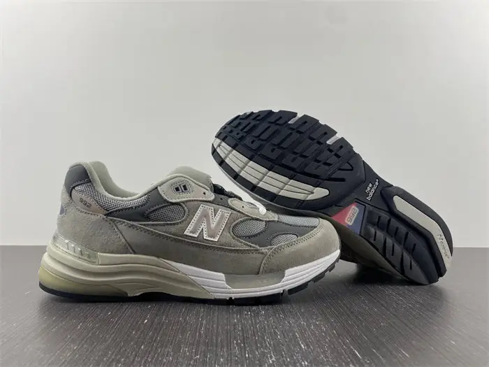 New Balance 992 Grey 