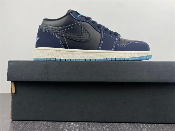 Air Jordan 1 Low 