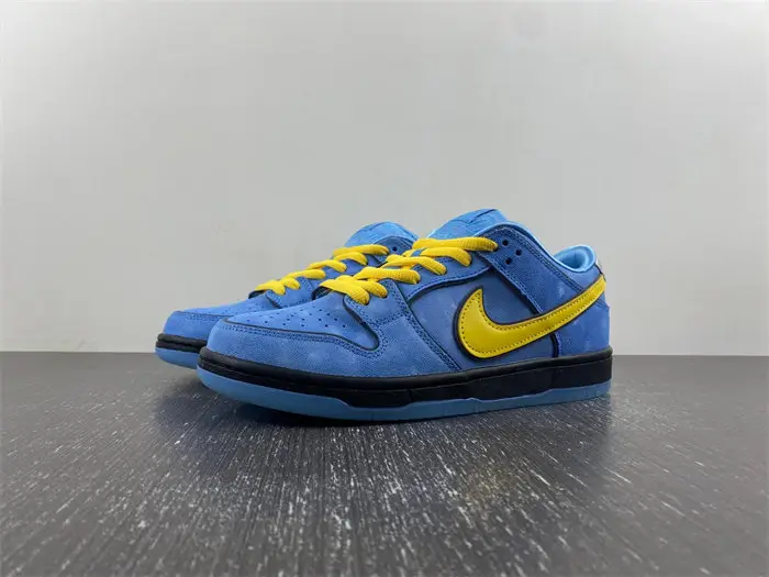 The Powerpuff Girls x Nike SB Dunk Low 