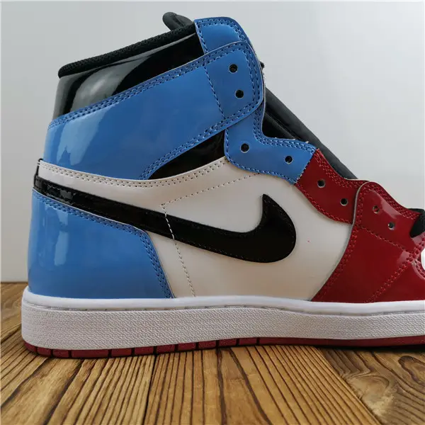Jordan 1 Retro High Fearless UNC Chicago 