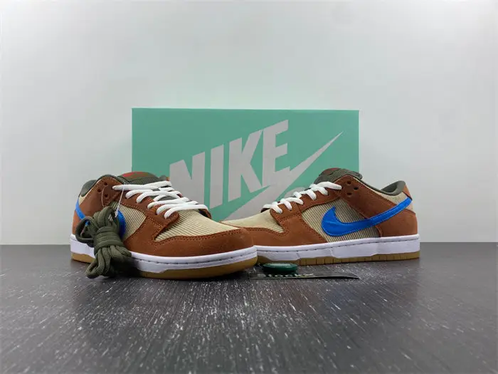 Nike SB Dunk Low Pro SB 