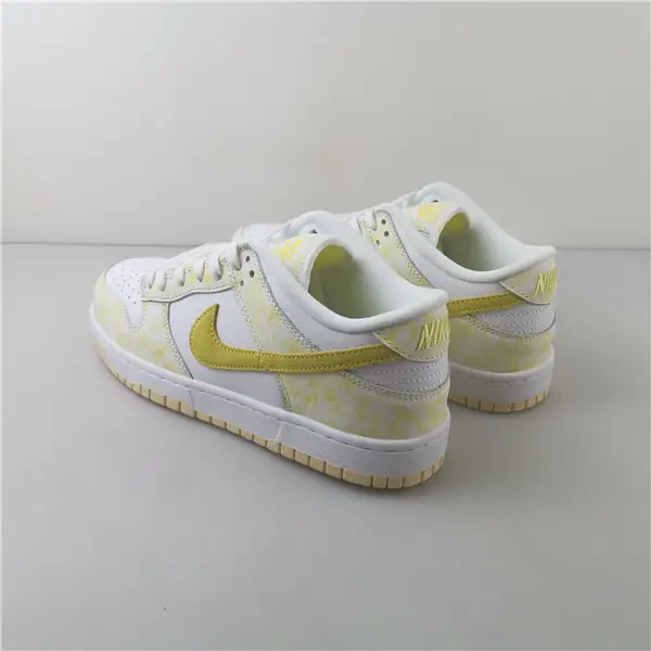 Nike Dunk Low Yellow Strike (W) 