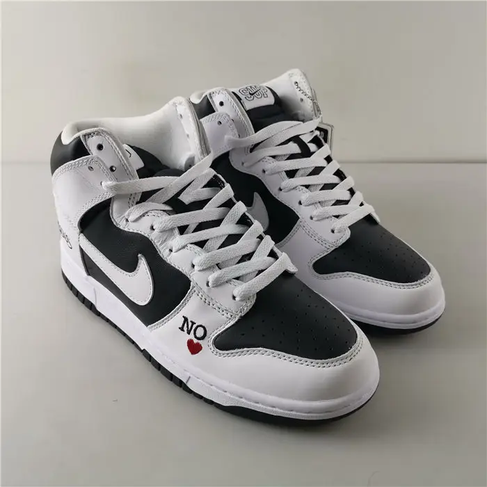 Supreme x Nike SB Dunk High QS 