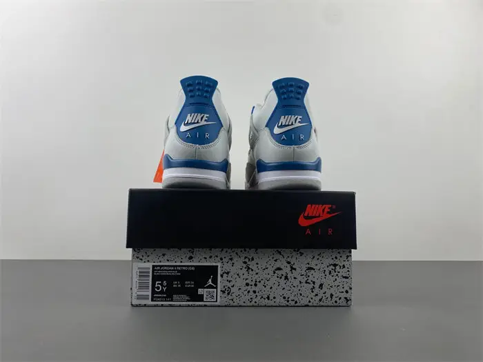 Air Jordan 4 
