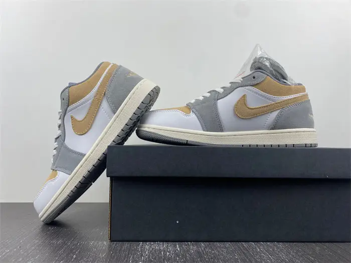 Air Jordan 1 Low 