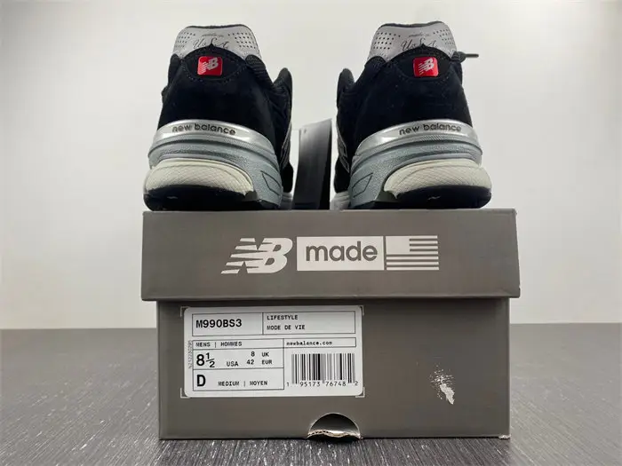 New Balance 990v3 Black White 