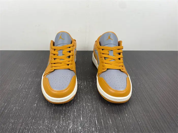 Air Jordan 1 Low 