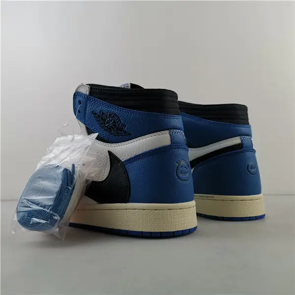 TRAVIS SCOTT X FRAGMENT X AIR JORDAN 1 BLUE WHITE 