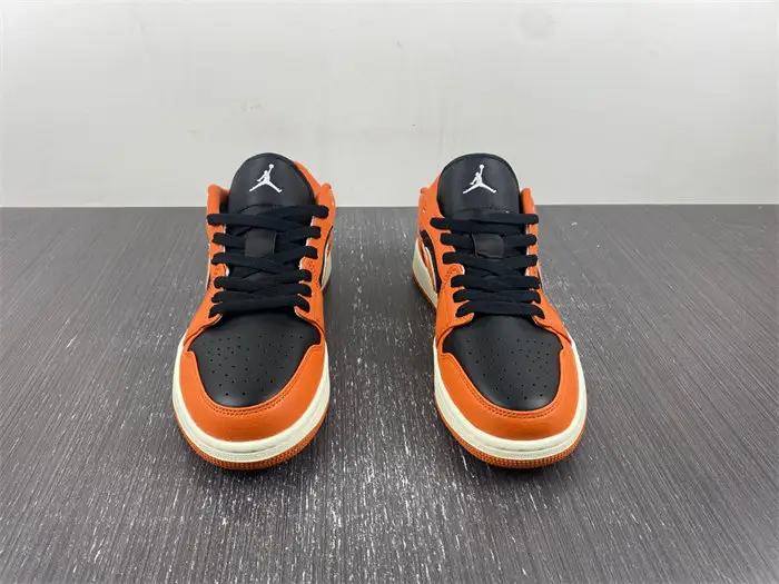 Air Jordan 1 Low 