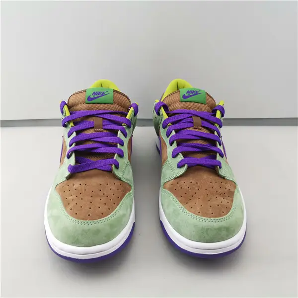 Nike SB Dunk Low SP 