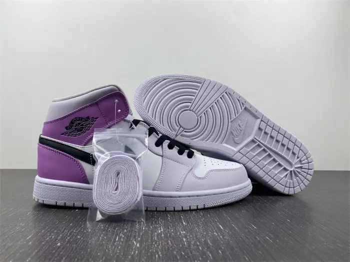 Air Jordan 1 Low 