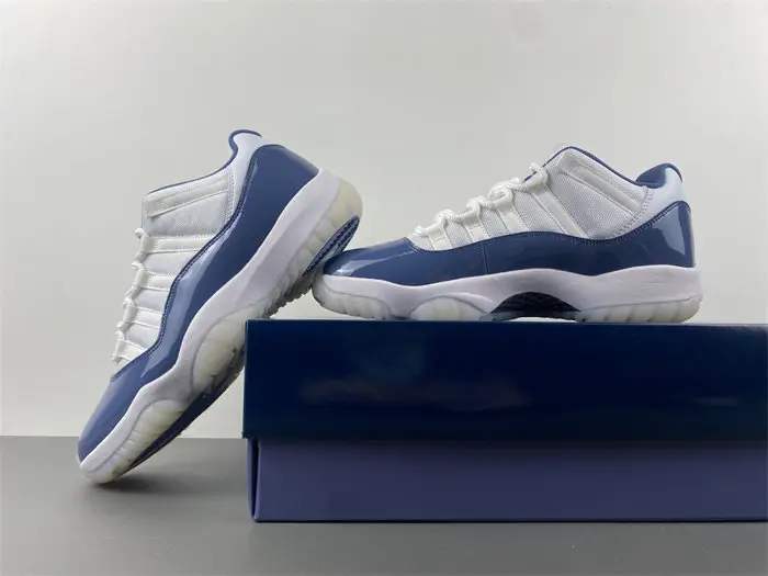 Air Jordan 11 Low white 