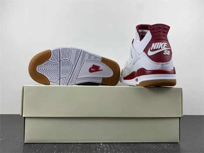 Nike SB x Air Jordan 4 