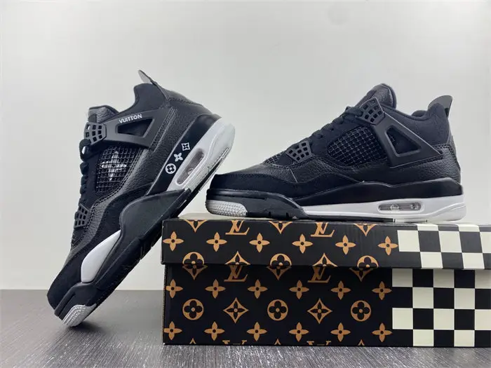 Air Jordan 4 *LV 