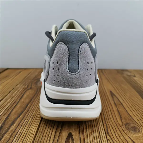 YEEZY BOOST 700 'MAGNET' 