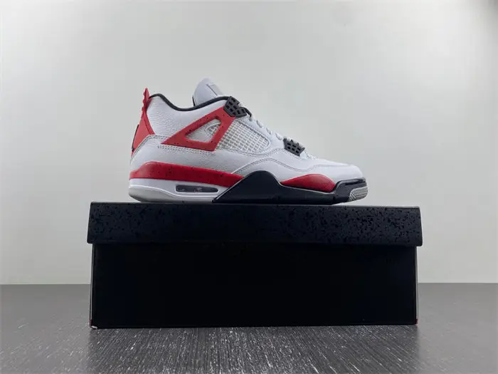 Air Jordan 4 