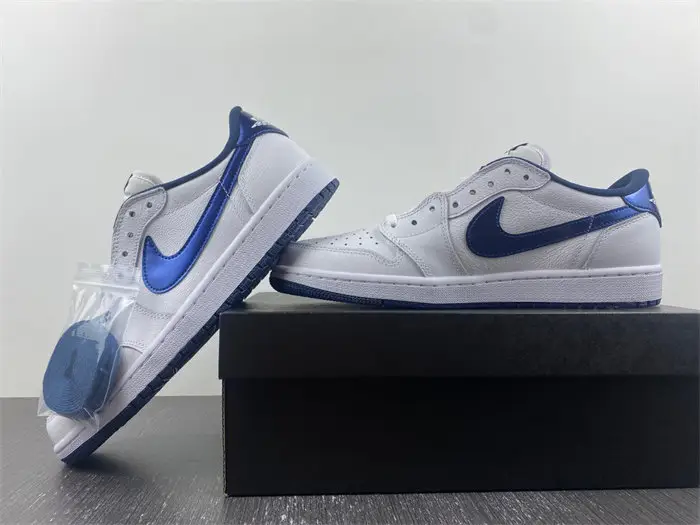 Jordan 1 Retro Low Metallic Blue 