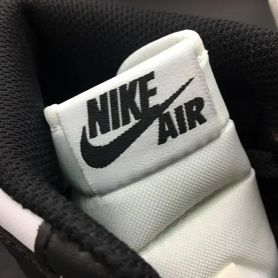 AIR JORDAN 1 RETRO HIGH OG 'BLACK WHITE' 