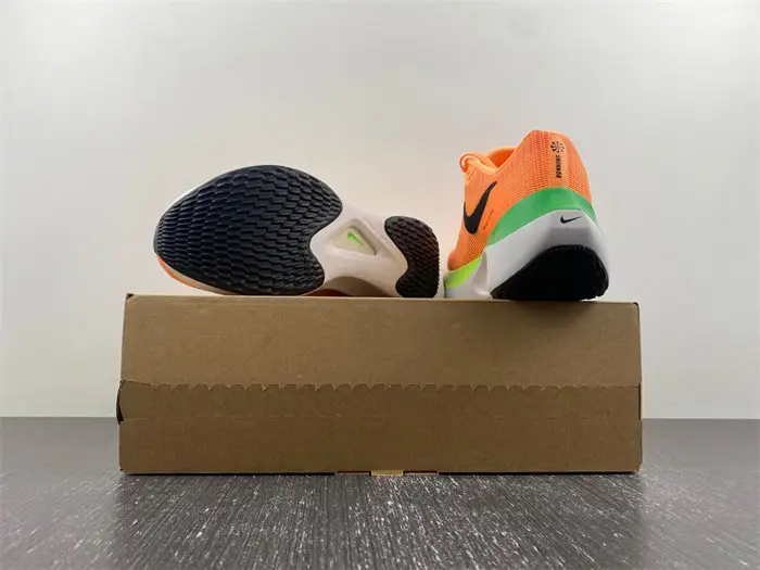 Nike Zoom Fly 5 Total Orange Ghost Green 