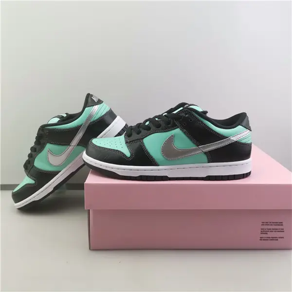 Nike Dunk SB Low Diamond Supply 