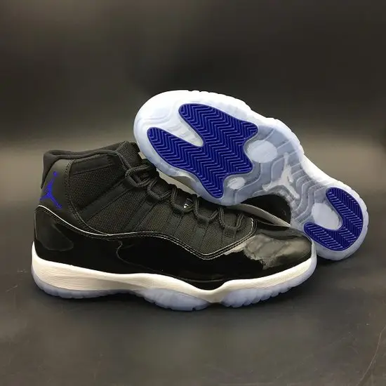 AIR JORDAN 11 
