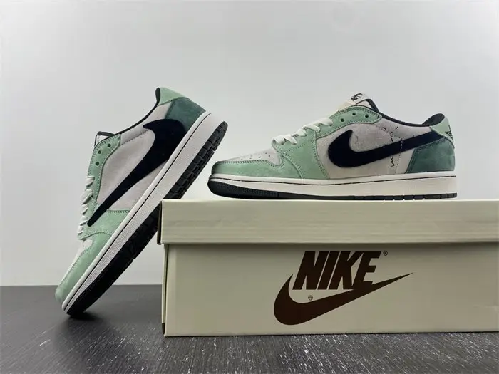 Travis Scott x Air Jordan 1 Low 
