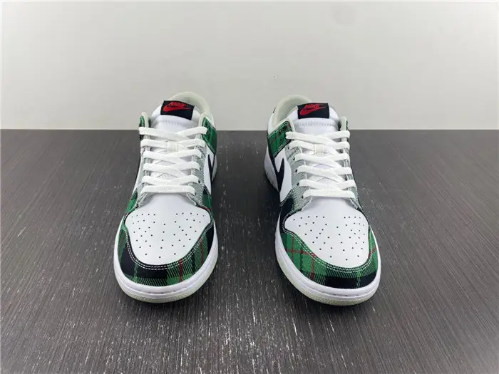 Nike Dunk Low Tartan Plaid 