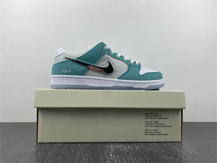Dunk SDCAI*NIKE SB Low 