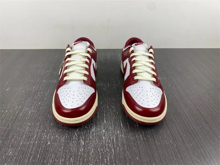 Nike Dunk Low PRM 