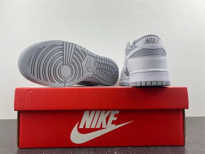 Nike Dunk Low Retro White Grey 