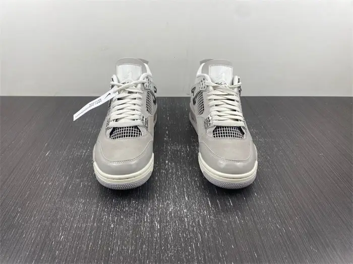 Jordan 4 Retro Frozen Moments 